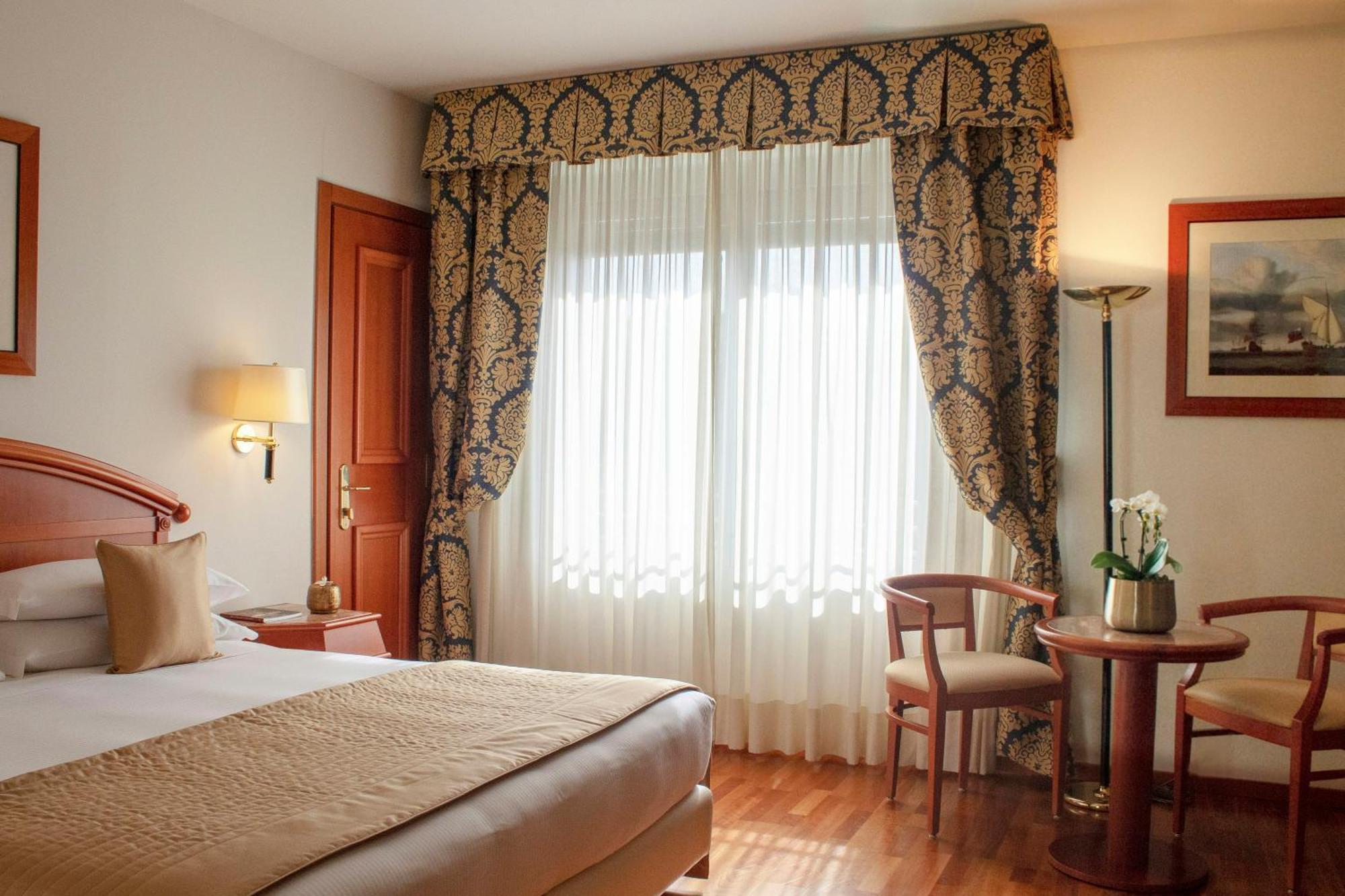 Superior Double or Twin Room,1729994456:JPEG